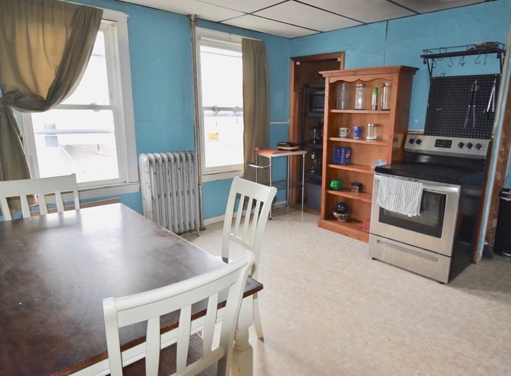 36 Plantation St, Worcester MA 01604-4756 exterior