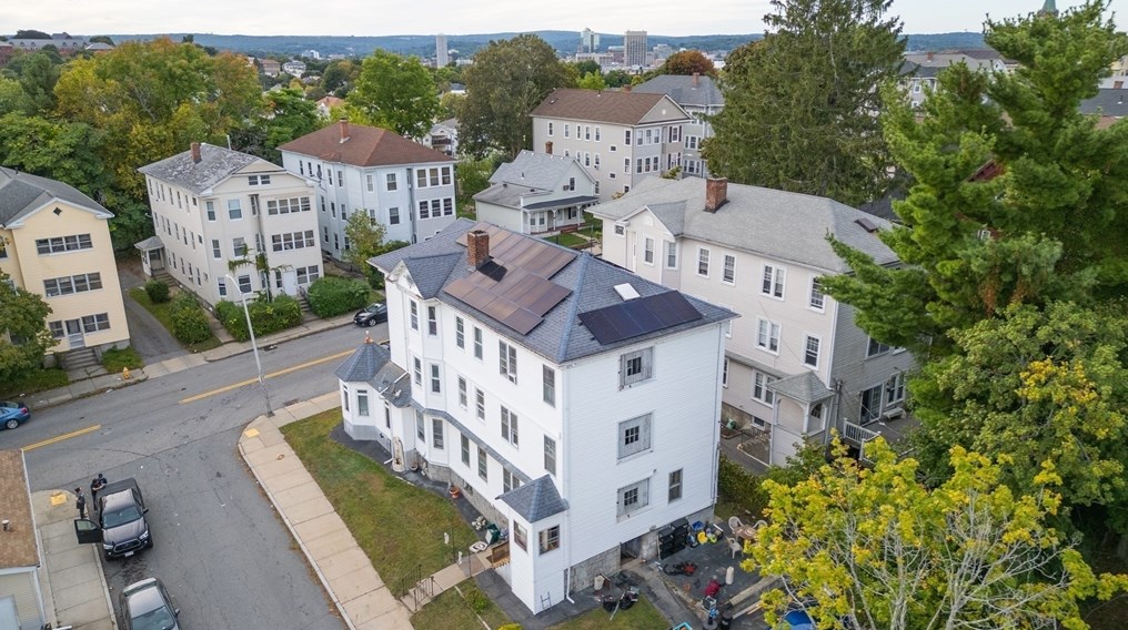 36 Plantation St, Worcester MA 01604-4756 exterior