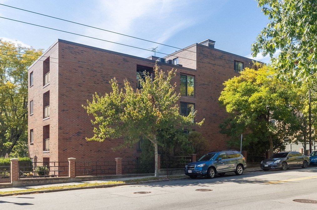 44 Concord Ave, Cambridge MA 02138-2380 exterior
