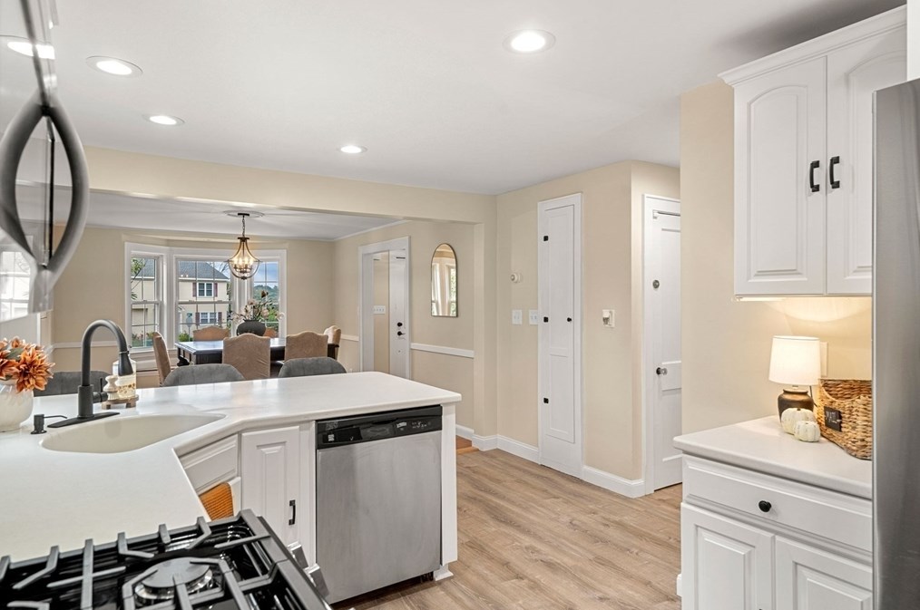 755 Merrimack St, Lowell MA 01852-5903 exterior