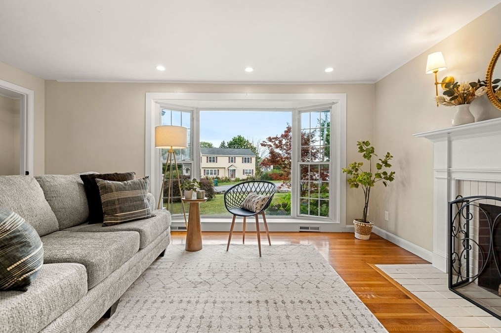 755 Merrimack St, Lowell MA 01852-5903 exterior