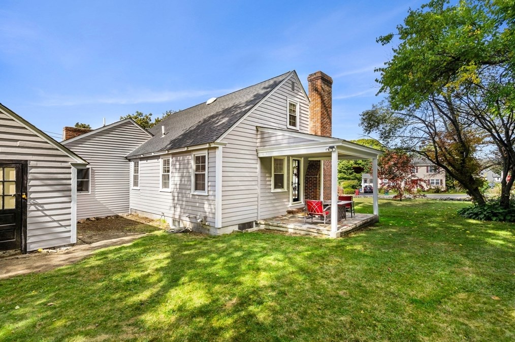 755 Merrimack St, Lowell MA 01852-5903 exterior