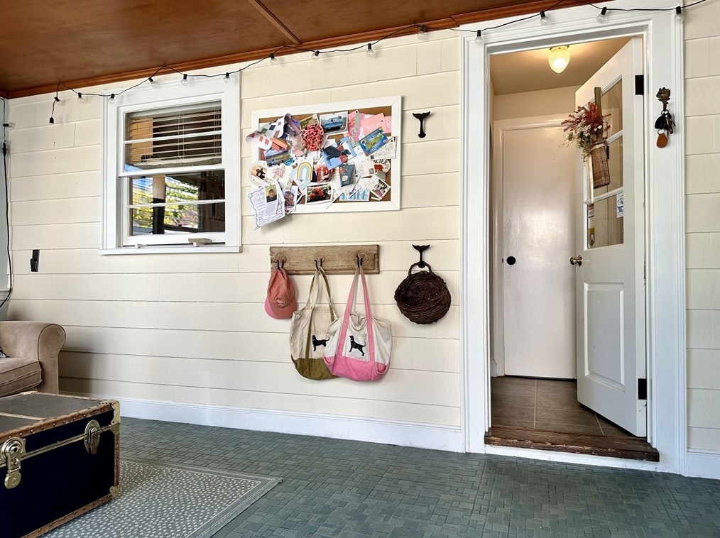 526 Commercial St, Weymouth MA 02188-3705 exterior