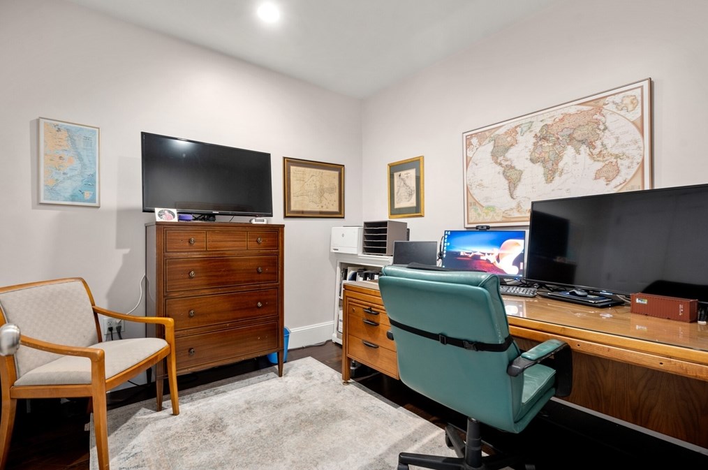 50 Dedham Ave, Needham MA  02492 exterior