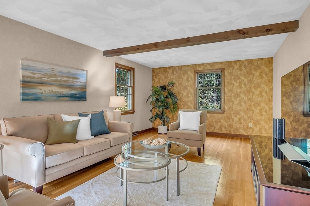 44 Thomas Dr, Chelmsford MA 01824-2010 exterior