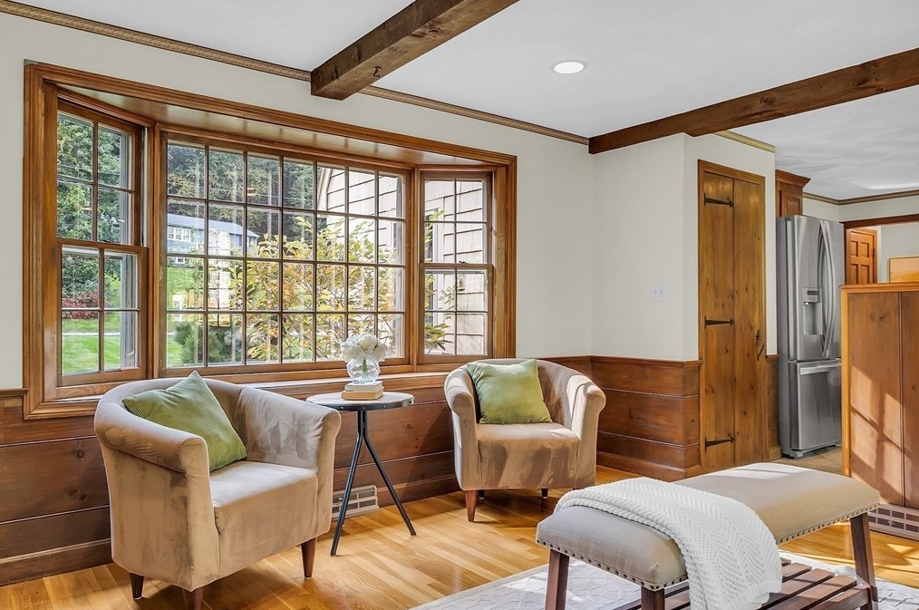 44 Thomas Dr, Chelmsford MA 01824-2010 exterior