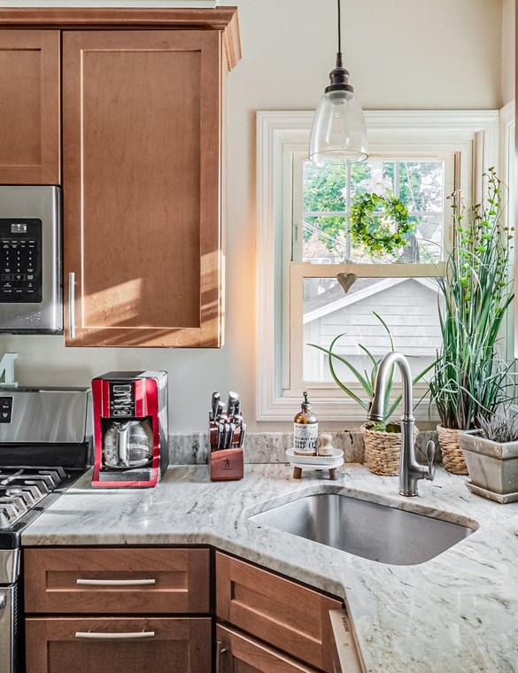 465 Chandler St, Worcester MA 01602-2935 exterior