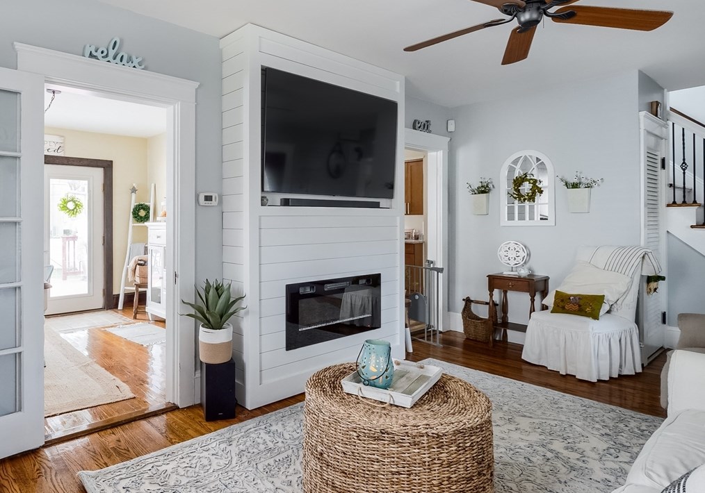 465 Chandler St, Worcester MA 01602-2935 exterior