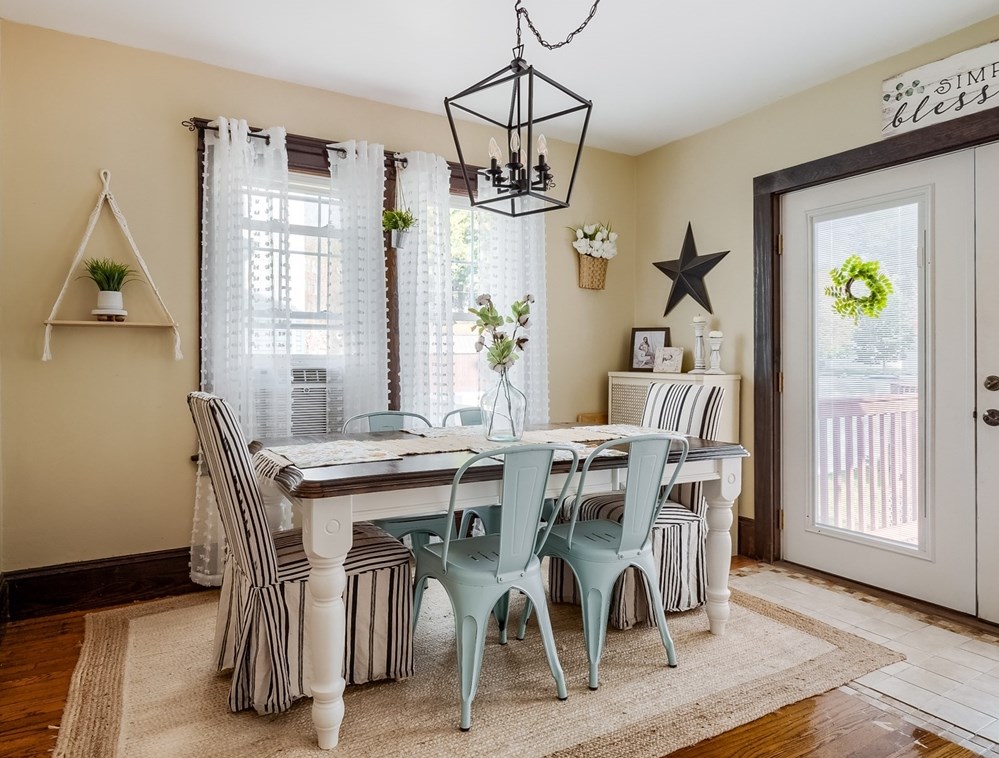 465 Chandler St, Worcester MA 01602-2935 exterior