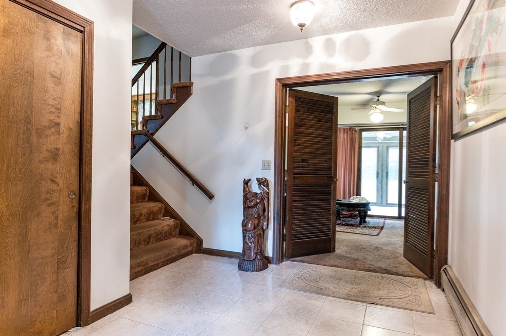 53 Tucker Ln, Dartmouth MA 02747-3528 exterior