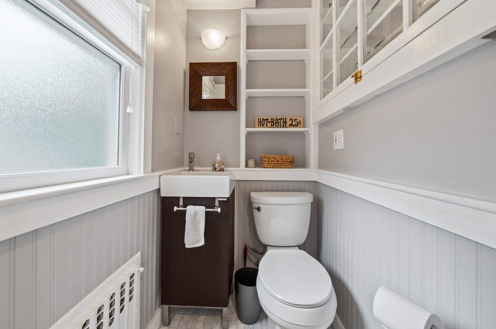 75 Greenleaf St, Quincy MA  02169-4429 exterior