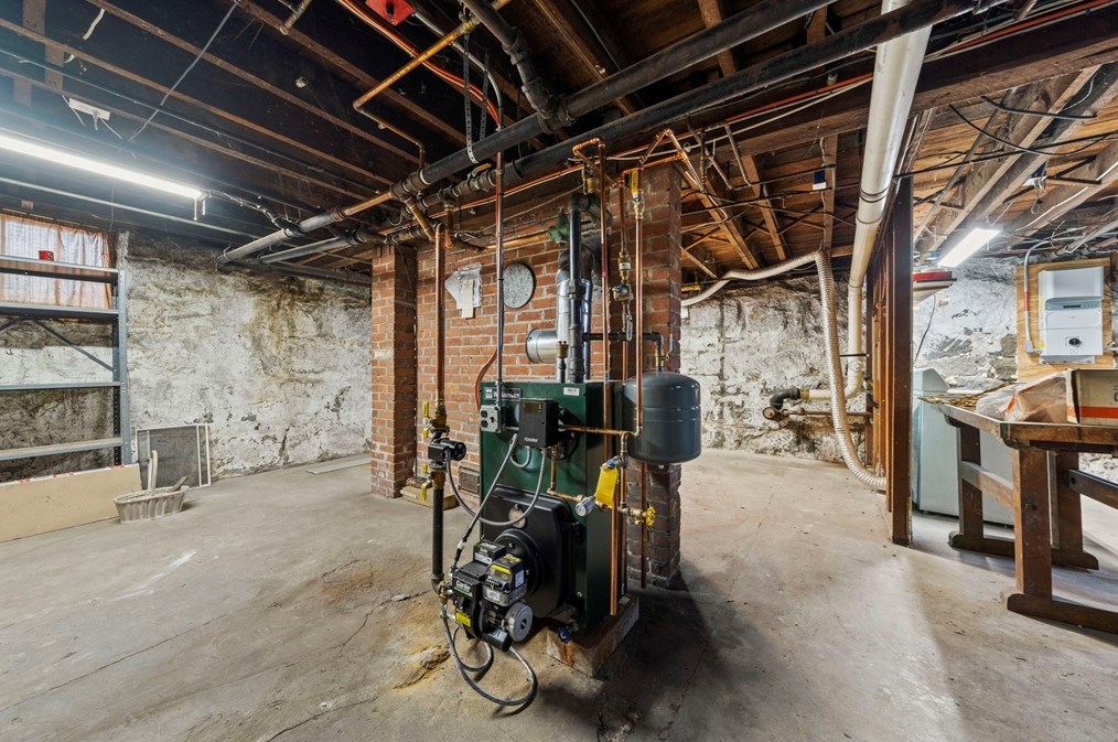 75 Greenleaf St, Quincy MA  02169-4429 exterior