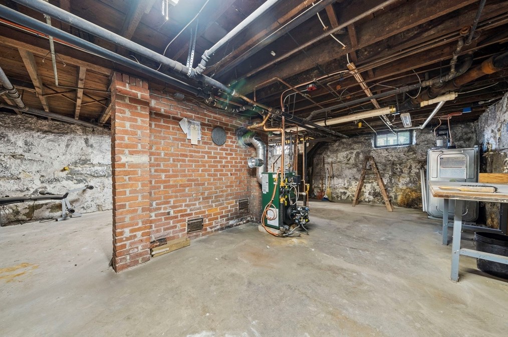 75 Greenleaf St, Quincy MA  02169-4429 exterior