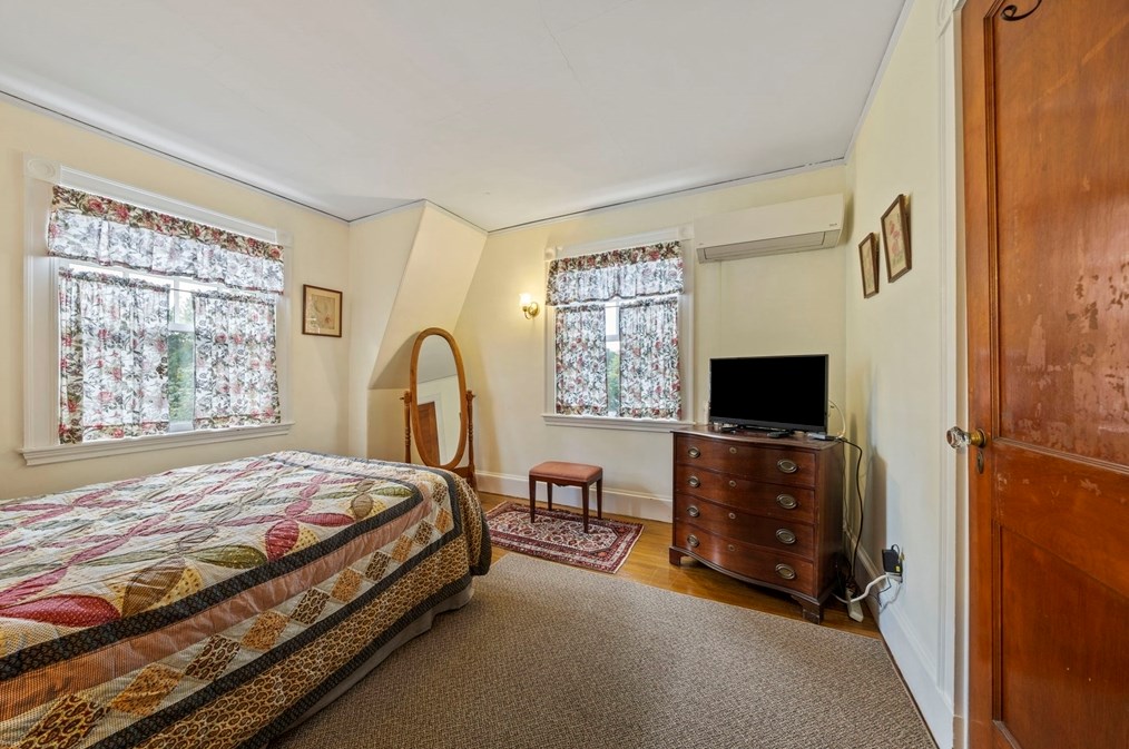 75 Greenleaf St, Quincy MA  02169-4429 exterior