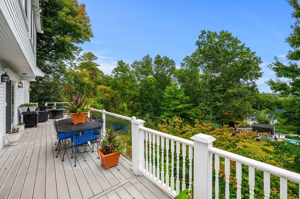 655 Broadway, Haverhill MA 01830-2404 exterior