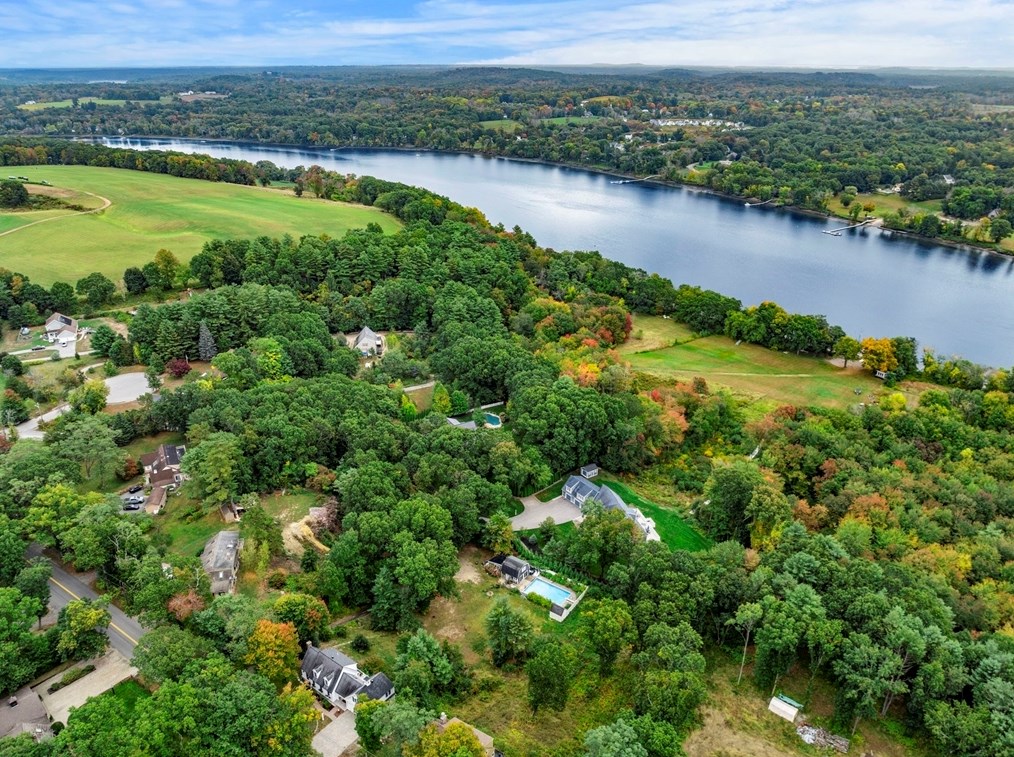 655 Broadway, Haverhill MA 01830-2404 exterior