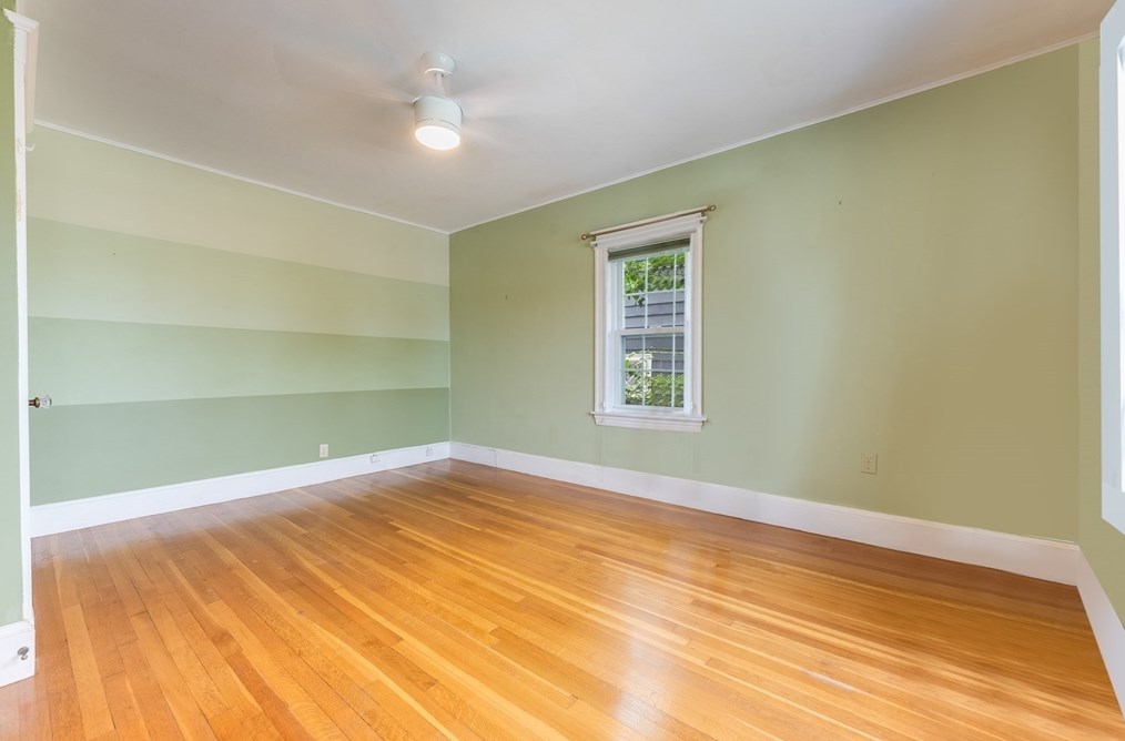 1449 Quincy Shore Dr, Quincy MA 02171-2932 exterior