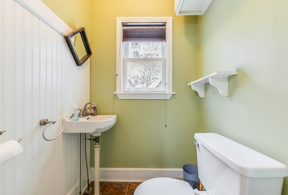 1449 Quincy Shore Dr, Quincy MA 02171-2932 exterior