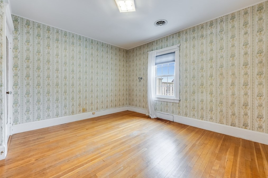 1449 Quincy Shore Dr, Quincy MA 02171-2932 exterior