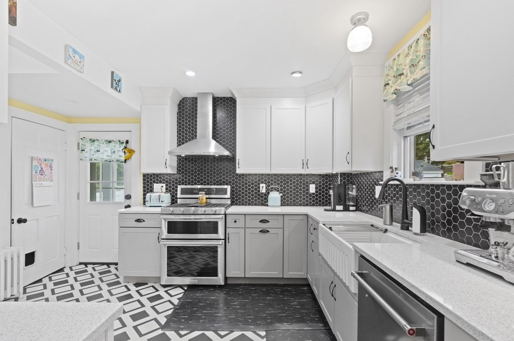 176 Salem St, Reading MA 01867-2617 exterior