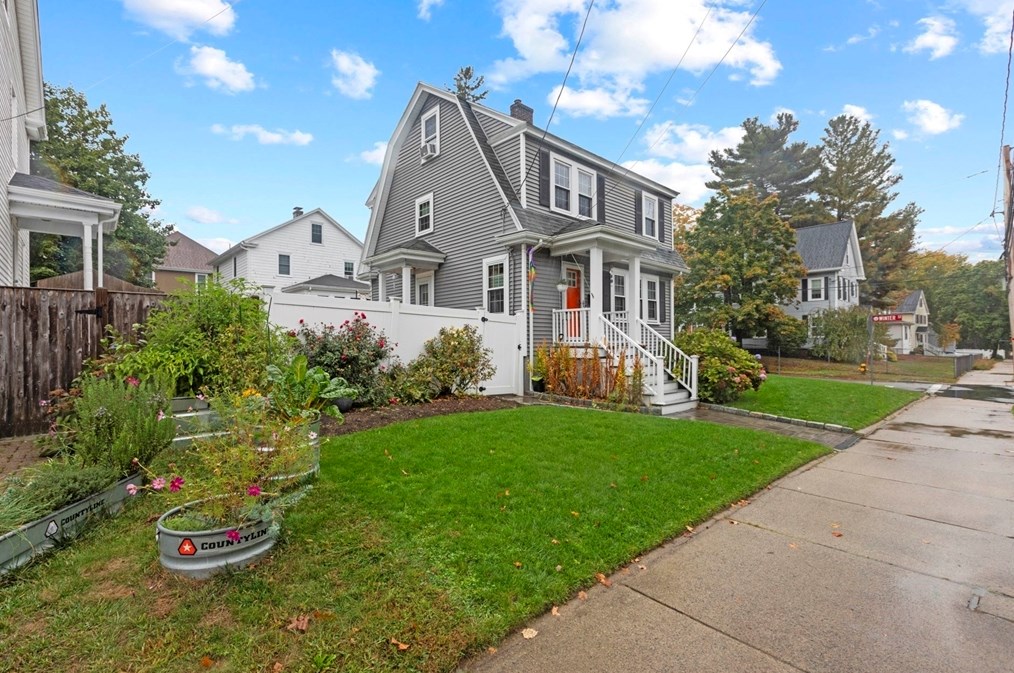 176 Salem St, Reading MA 01867-2617 exterior