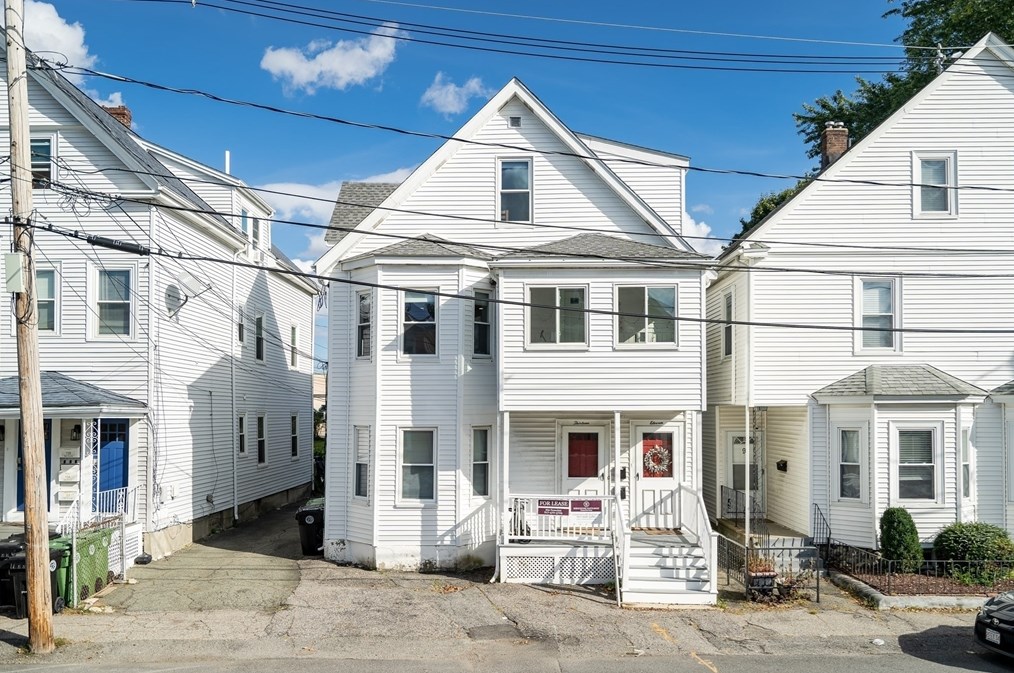 11 Lexington St, Watertown MA 02472-2238 exterior