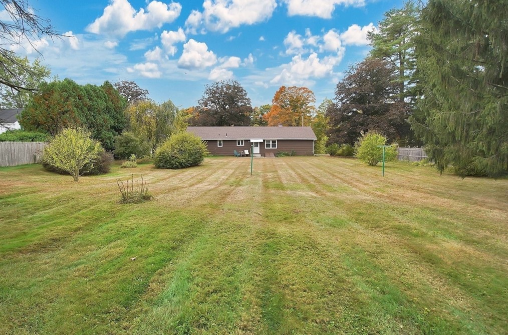 75 Hadley St, South Hadley MA 01075-1047 exterior