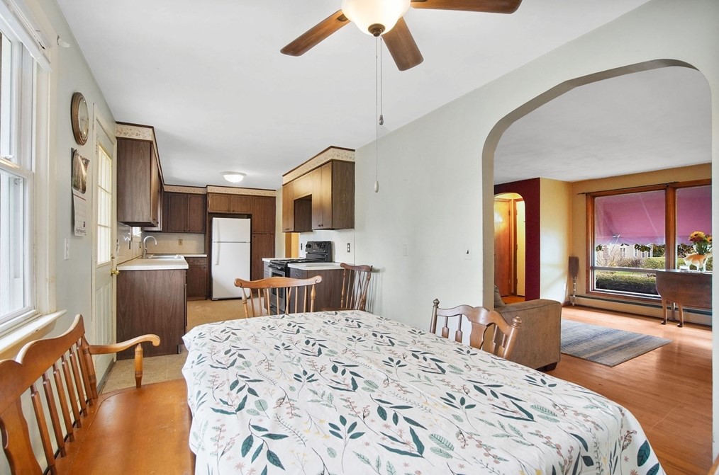 75 Hadley St, South Hadley MA 01075-1047 exterior