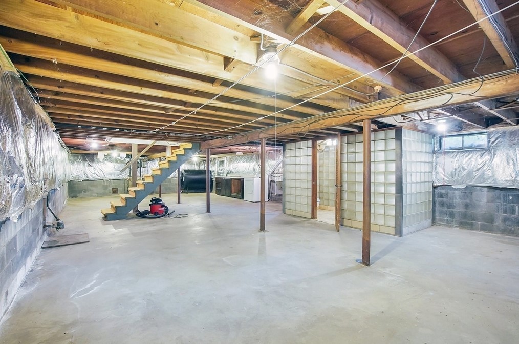 75 Hadley St, South Hadley MA 01075-1047 exterior