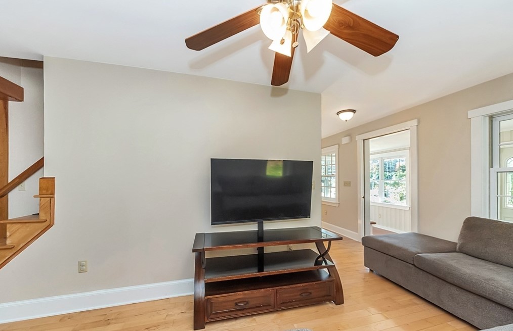 2677 Main St, Lancaster MA 01523-2327 exterior