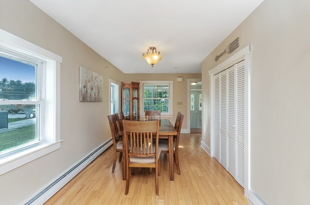 2677 Main St, Lancaster MA 01523-2327 exterior