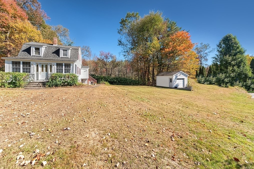 2677 Main St, Lancaster MA 01523-2327 exterior