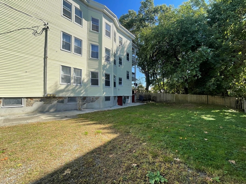 334 Linwood Ave, Newton MA  02460-1343 exterior