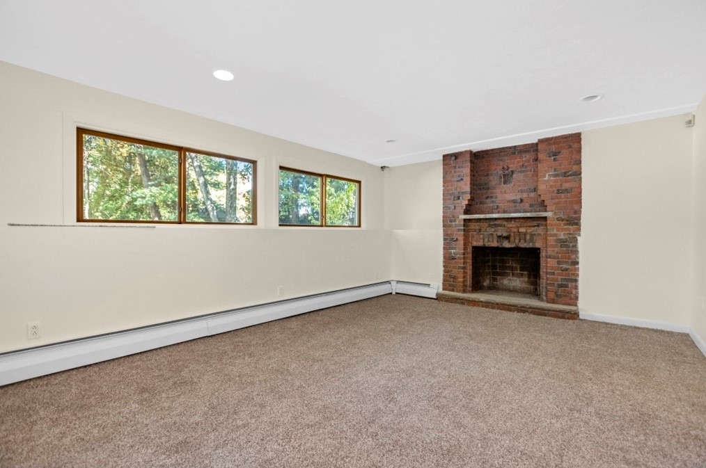 1704 Trapelo Rd, Waltham MA 02452-6363 exterior