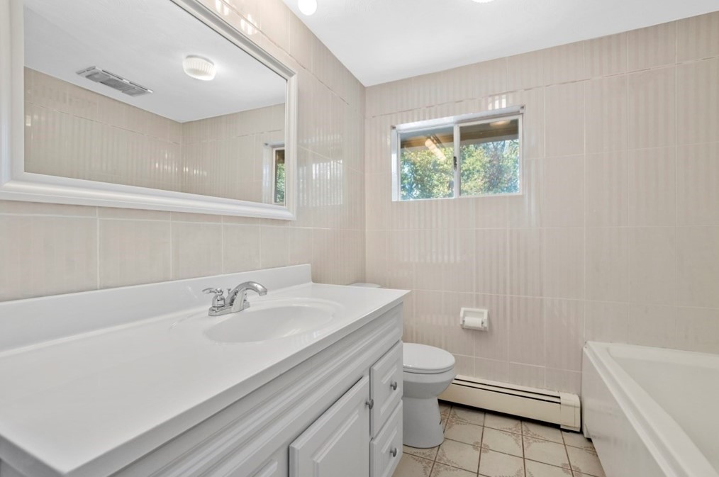 1704 Trapelo Rd, Waltham MA 02452-6363 exterior