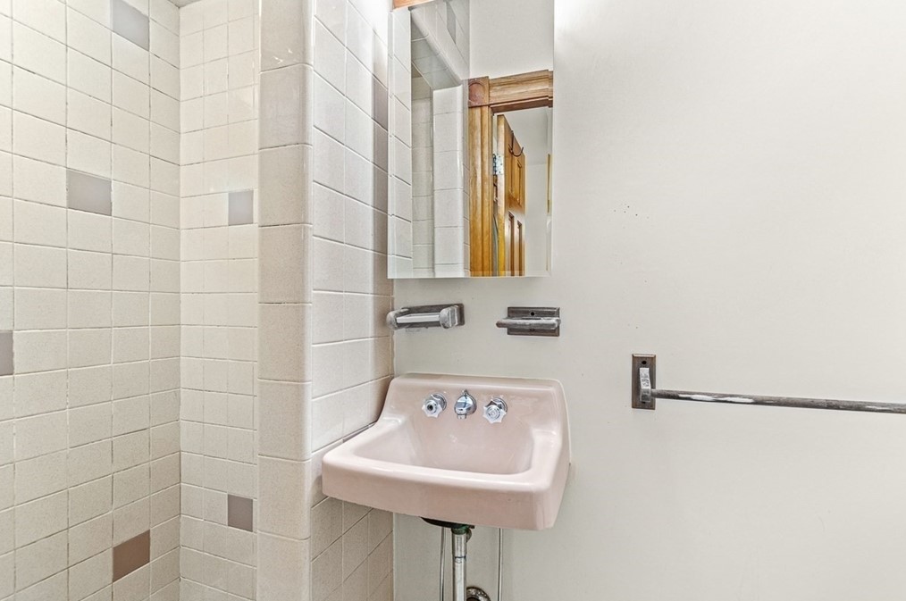 1011 Massachusetts Ave, Arlington MA 02476-4310 exterior