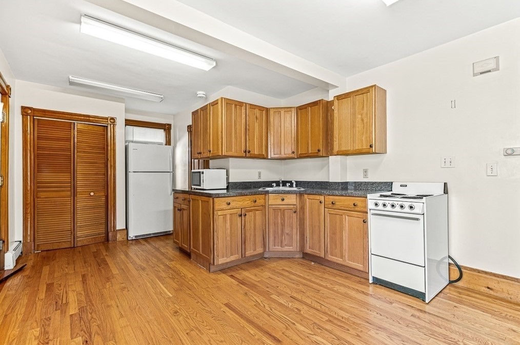 1011 Massachusetts Ave, Arlington MA 02476-4310 exterior