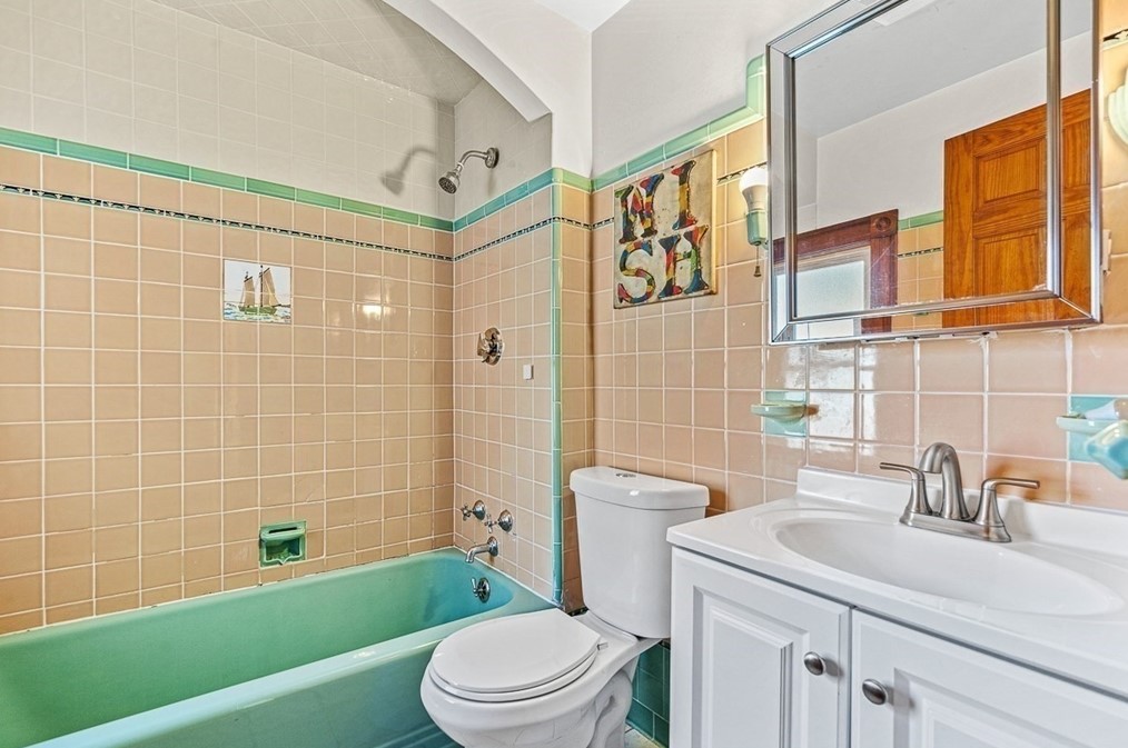 1011 Massachusetts Ave, Arlington MA 02476-4310 exterior