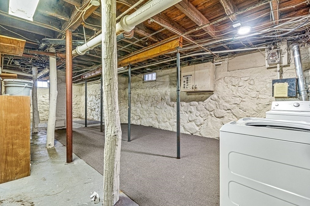 1011 Massachusetts Ave, Arlington MA 02476-4310 exterior