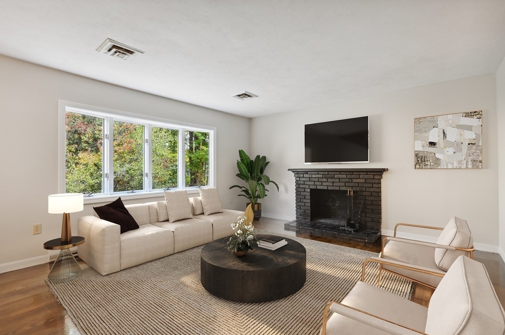 480 Main St, Hanover MA 02339-1911 exterior