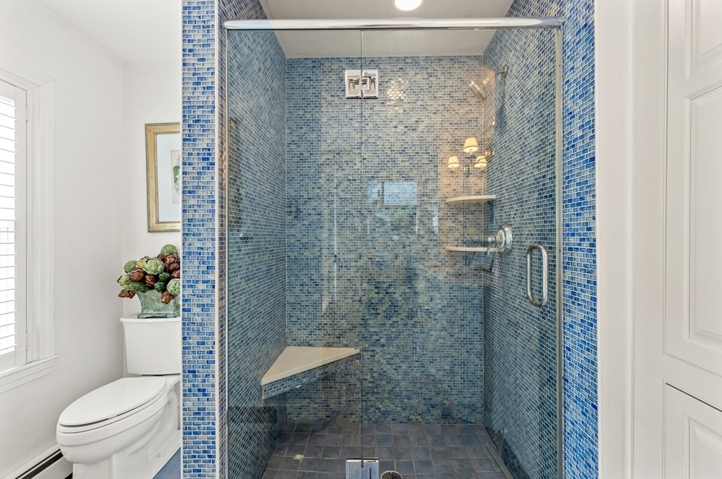 4259 Main St, Barnstable MA 02630-1140 exterior