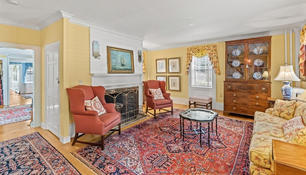 4259 Main St, Barnstable MA 02630-1140 exterior