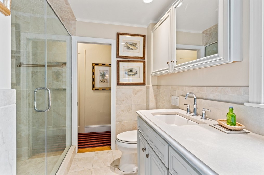 4259 Main St, Barnstable MA 02630-1140 exterior