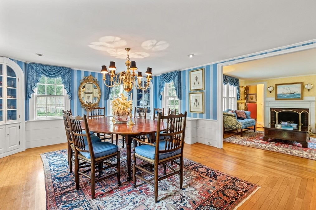 4259 Main St, Barnstable MA 02630-1140 exterior