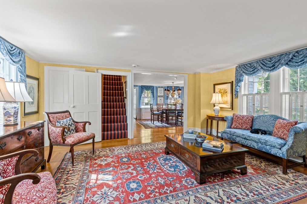 4259 Main St, Barnstable MA 02630-1140 exterior