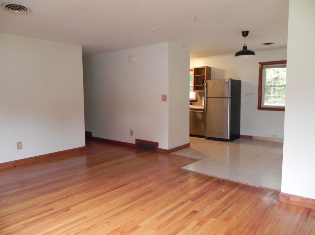 203 Michigan Ave, Holyoke MA 01040-1148 exterior