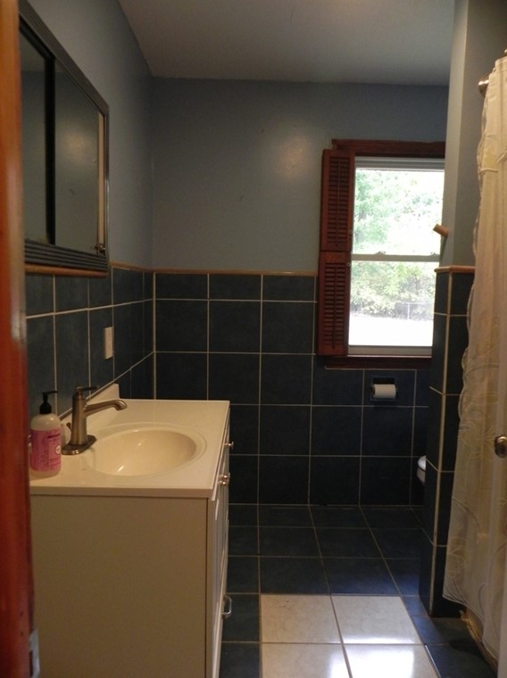 203 Michigan Ave, Holyoke MA 01040-1148 exterior