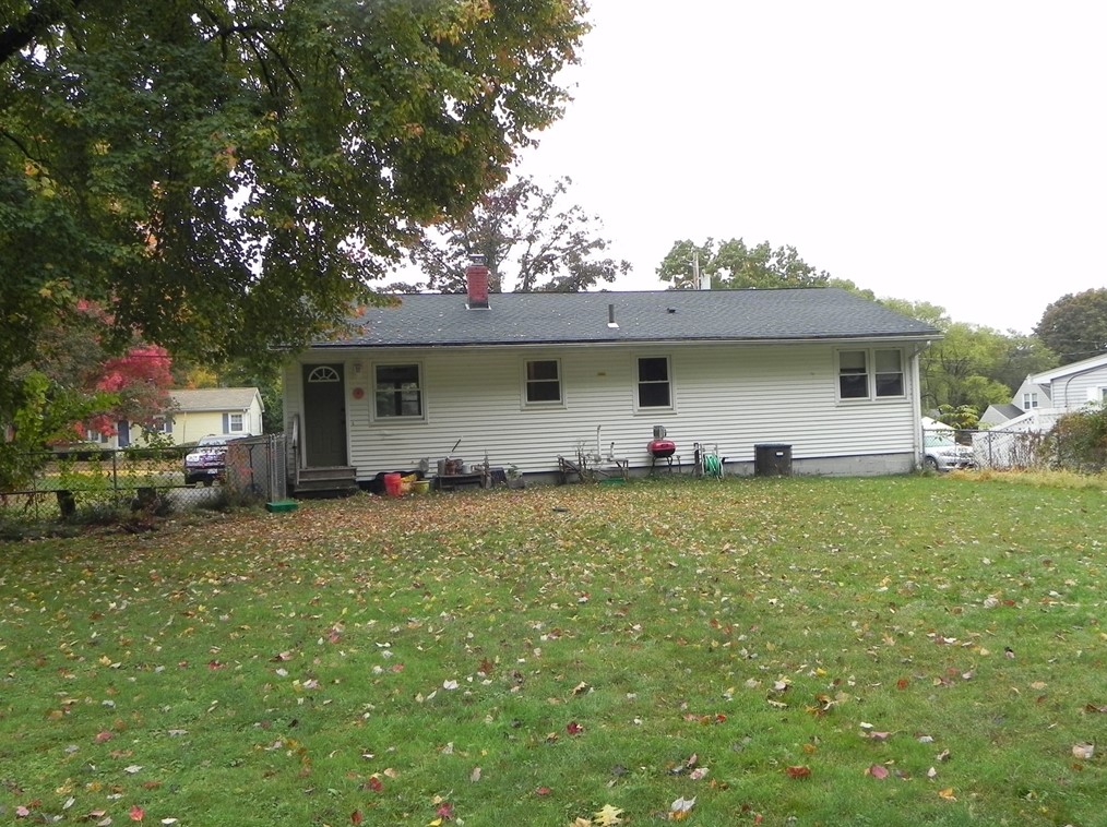 203 Michigan Ave, Holyoke MA 01040-1148 exterior