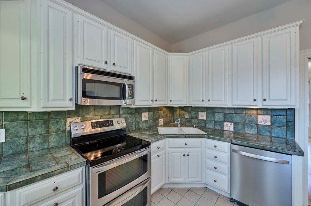 97 Riv Rd, Merrimac MA 01860-2319 exterior