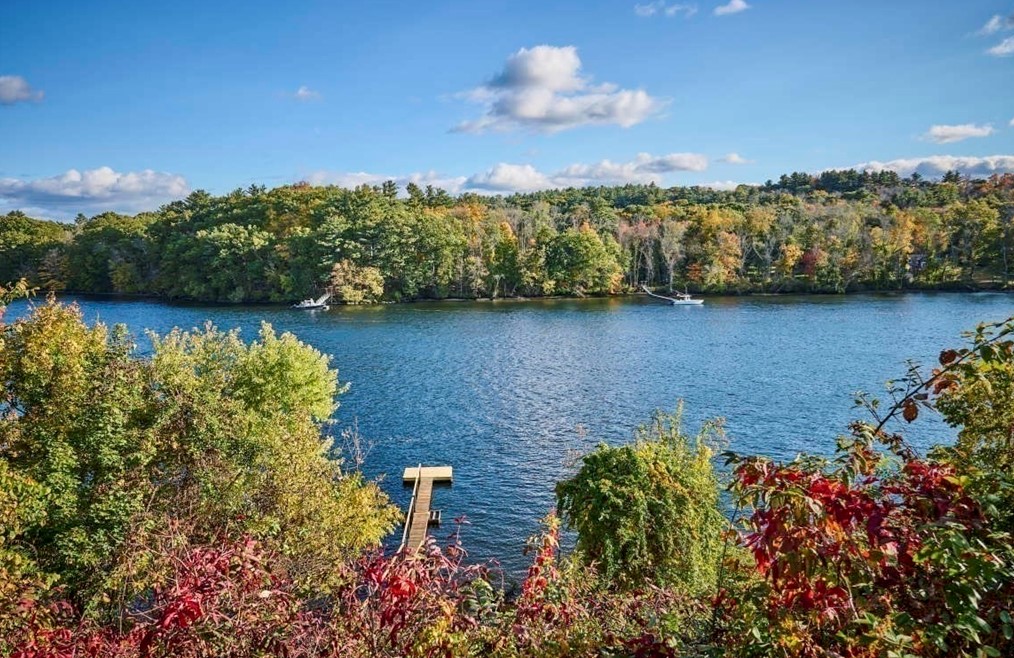 97 Riv Rd, Merrimac MA 01860-2319 exterior